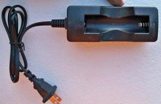 Rob flashlight 18650 single automatic charger rated current 600 mA sufficient