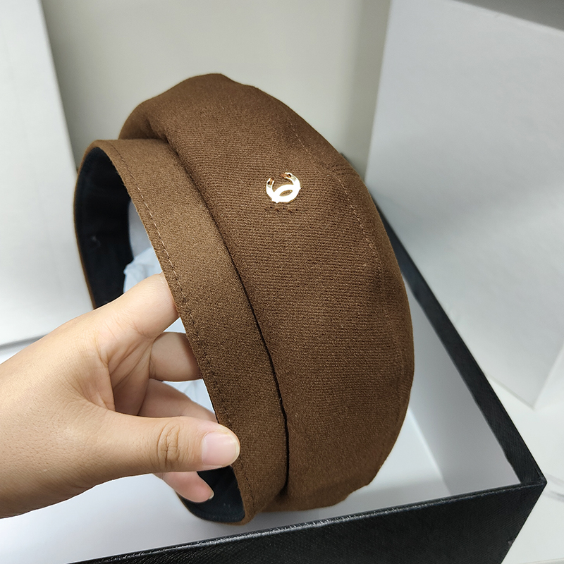 Elegant lady temperament bud Hat Women's painter hat autumn and winter new street shooting concave Hat Beret trend