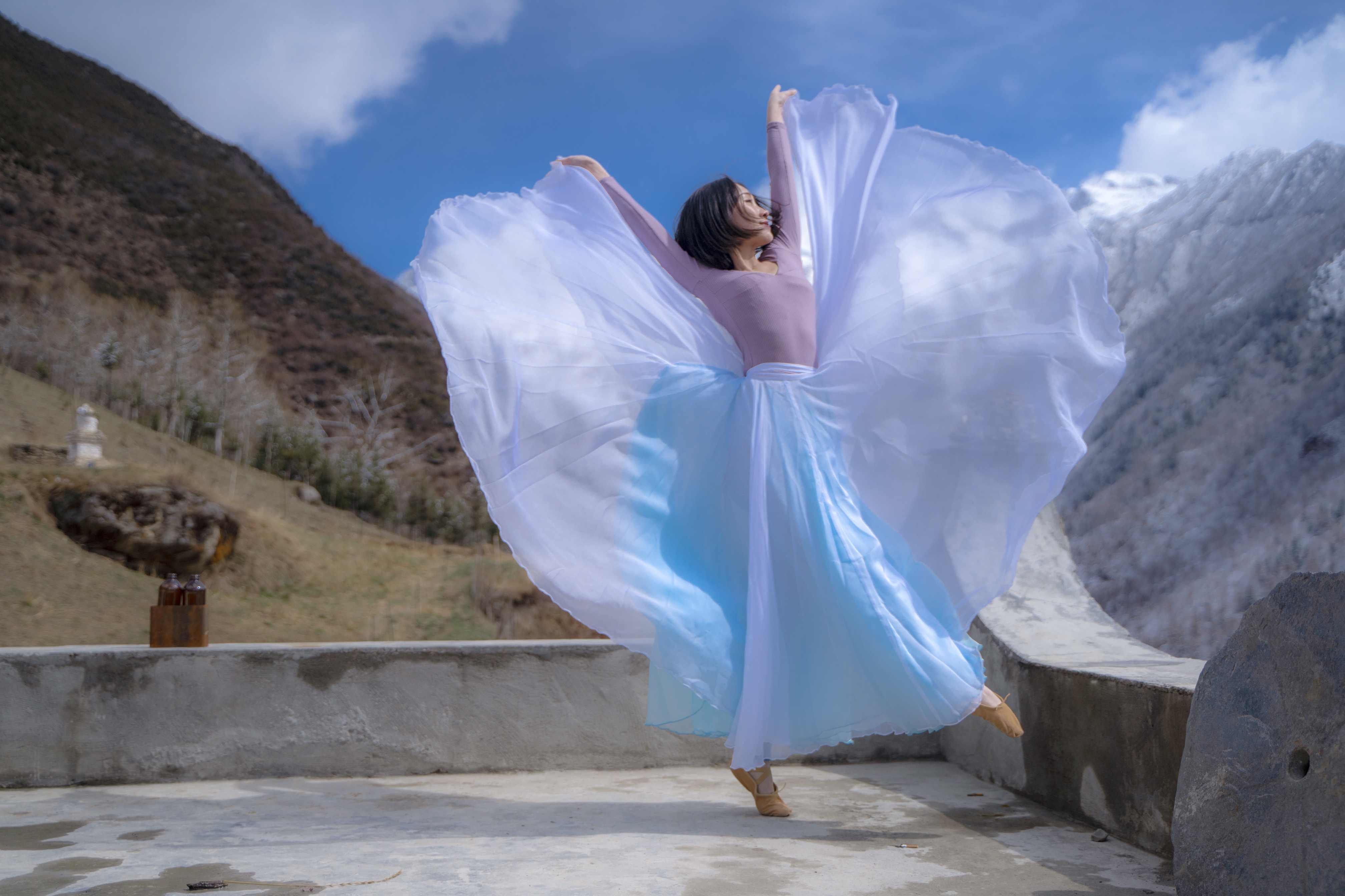 Luoshen dance clothes self-made modern dance classical dance half-length skirt double-layer gauze elegant and fleshy 720-degree performance clothing