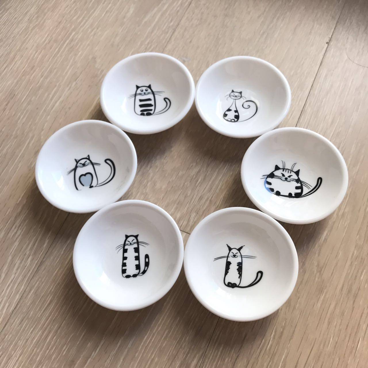 Japan-ROK creative cute expression disc Japanese small saucer Ceramic Cartoon Kittens Cans SNACK Disc Snack for your type