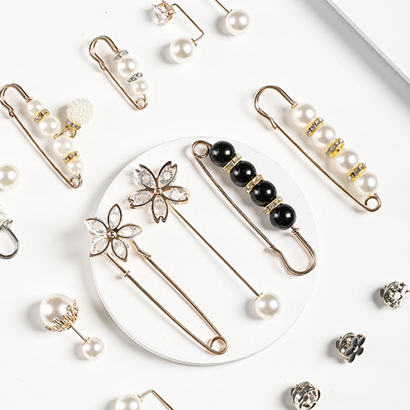 Waist gai xiao waist artifact niu kou zi wild-emptied buckle brooch pins women mian feng adjusted fixed clothes