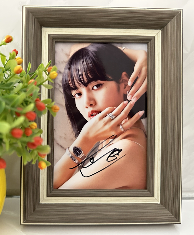 Lisa Pro Pen Signature Photo Swing Platform Blackpink Same Photo Frame Album Perimeter Postcard Gift-Taobao