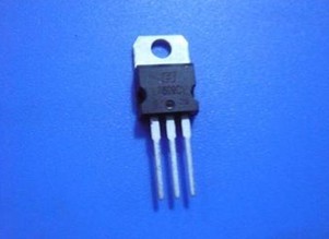 Three ends fixed positive regulator CW7815