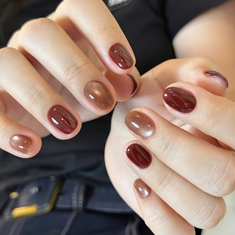 Whitening Autumn and Winter Wearable Nails Caramel Cat Eye Cherry Nail Art Finished Patch Versatile Retro Atmosphere Fake Nails