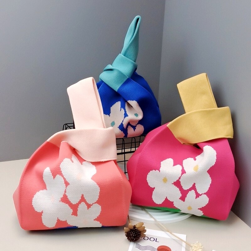 Niche design new flower knitted girl handbag vest bag shoulder fashion all-match personality casual trendy bag