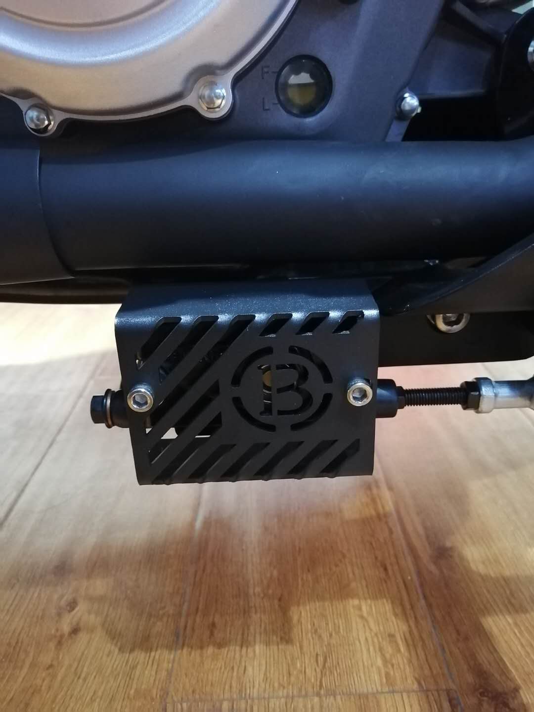 Benda Jinjira rear brake pump stainless steel protective cover shield Exhaust pipe anti-scalding cover Oil cup cover modification accessories