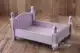 Фиолетовая ретро -кровать