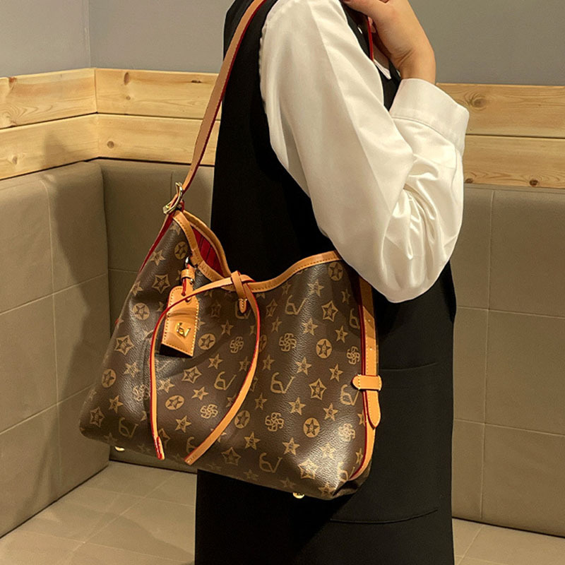 Women's Bag Accessible Luxury Brand Classy Genuine Leather Messenger Bag Small Crossbody Classy Famous Brand Luxury Goods Big Brand Counter Genuine