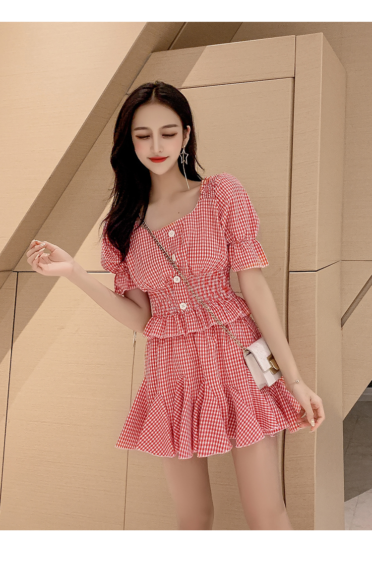 VK旗艦店 韓系格子荷葉邊短款上衣半身裙套裝短袖裙裝