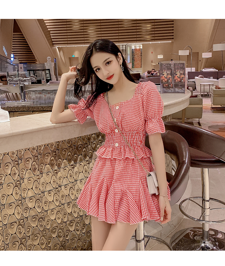 VK旗艦店 韓系格子荷葉邊短款上衣半身裙套裝短袖裙裝