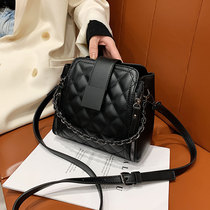 Hong Kong Senior Senses Ladies Bag Fashion Rhombus Pets Single Shoulder Skewed Satchel Mesh Red Chain Bucket Bag