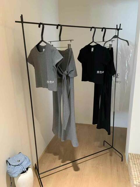 Lin Xi Xi Versatile Slim-Fit Short T-Shirt + Faux Two-Piece Tie-Up Flared Pants Super Stretchy Super Soft Yoga-Style Set