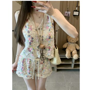 Lin Xi Xi ~ Beach Vacation Style Casual Suit Plaid Hollow-Out V-Neck Sleeveless Top High-Waisted Short Style