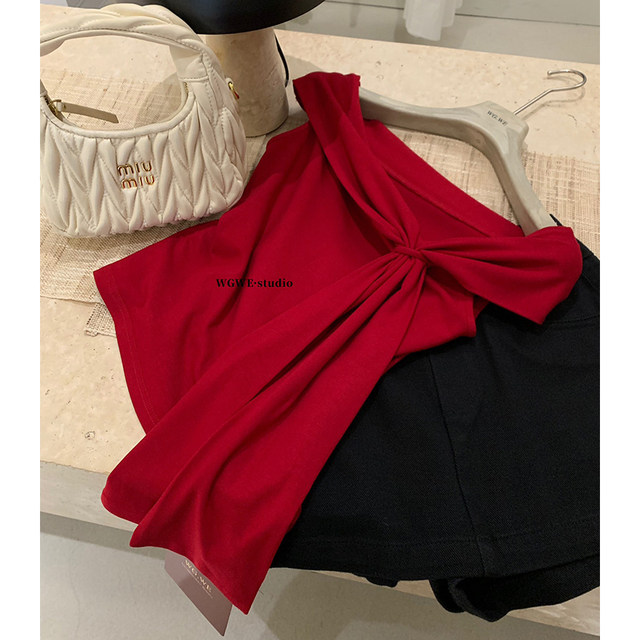 Lin Xiaxia French-Style Design One-Shoulder Twist-Knot Knit Top with a Turn-Down Collar, Elegant and Slimming Short-Sleeve T-Shirt