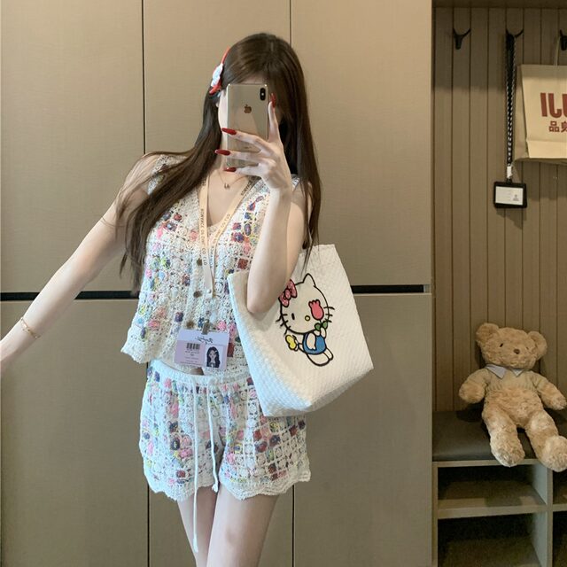 Lin Xi Xi ~ Beach Vacation Style Casual Suit Plaid Hollow-Out V-Neck Sleeveless Top High-Waisted Short Style