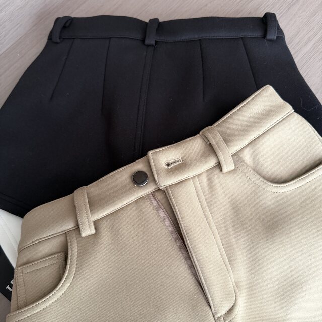 Lin Xi Xi, the Queen of Matching Outfits, Presents Her Autumn and Winter High-Waisted, Stretchy, Slim-Fitting Shorts with a Structured, Wide A-Line Design, a Short Casual Style