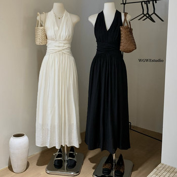 Lin Xiasha's French-Style Pleated V-Neck Halter Design, Unique and Beautiful Long Dress with a Cinched Waist