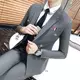 Bộ đồ vest nam đang giảm béo cho sinh viên Hàn Quốc