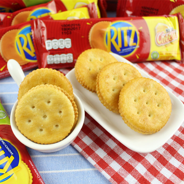 Indonesia imported snacks Lezhi cheese cheesecake RITZ Kraft cheese sandwich biscuits 9 whole boxes 243g