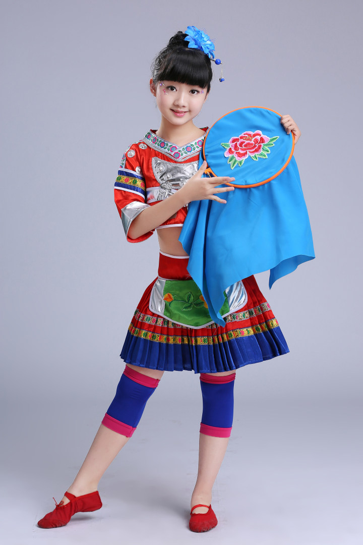 New Year's Day promotion Xiaohe style Miao family doll love embroidered dance costume performance props Miao stage costumes