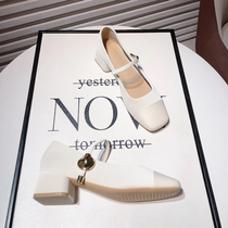 Hong Kong French square toe thick heel shallow mouth single shoes 2024 new versatile one-word strap thick heel evening style Mary Jane shoes