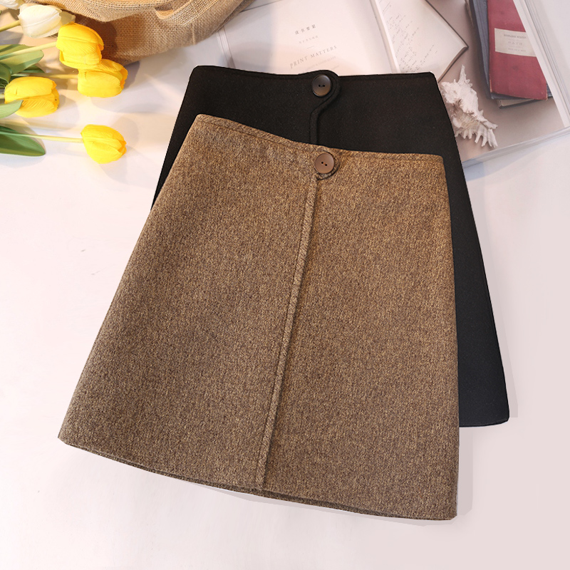 Woolen short skirt women's 2021 new autumn and winter black package hip skirt a-line high waist Hong Kong flavor all-match one-step skirt