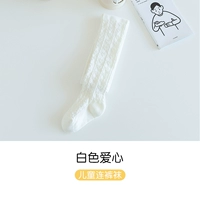 Белая любовь (одна притворяется)