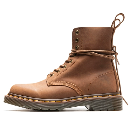 Martens, коричневые дышащие демисезонные короткие сапоги в английском стиле для путешествий подходит для мужчин и женщин, в британском стиле, из натуральной кожи