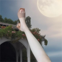 Milla a niche wearer who wears whatever she likes when going out to throw away the trash looks classy