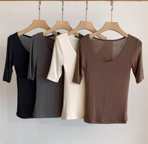 Excess Export Orders~ Heavy Silk Top Made of Mulberry Silk, Soft and Stretchy Knit, Slim-Fit Short-Sleeve T-Shirt for Women as a Base Layer Excess Export Orders~ Heavy Silk Top Made of Mulberry Silk, Soft and Stretchy Knit, Slim-Fit Short-Sleeve T-Shirt for Women as a Base Layer