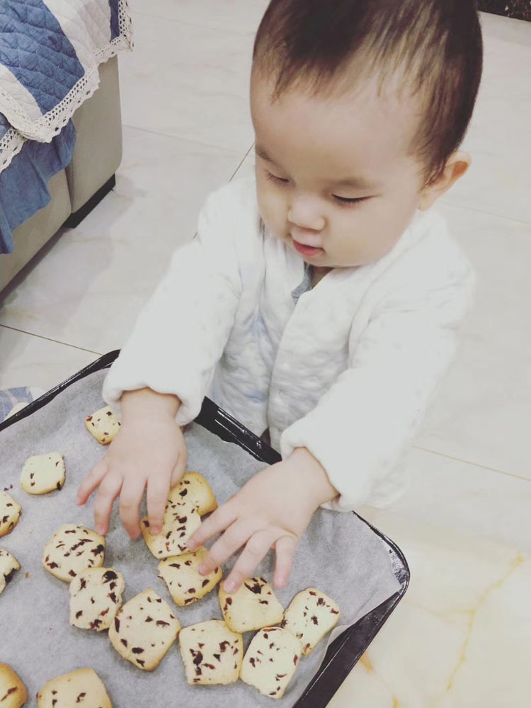 Ejiao Khuôn giấy dầu Giấy nướng dầu Giấy nướng Giấy nướng gia dụng Giấy điều hòa Lò nướng giấy Nhiệt độ cao 10m - Tự làm khuôn nướng khuôn làm kem que