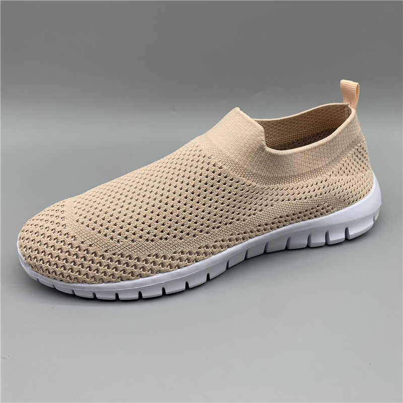 Picking up foreign trade tail single broken size women's shoes summer mesh breathable slip-on socks shoes ladies casual sports shoes