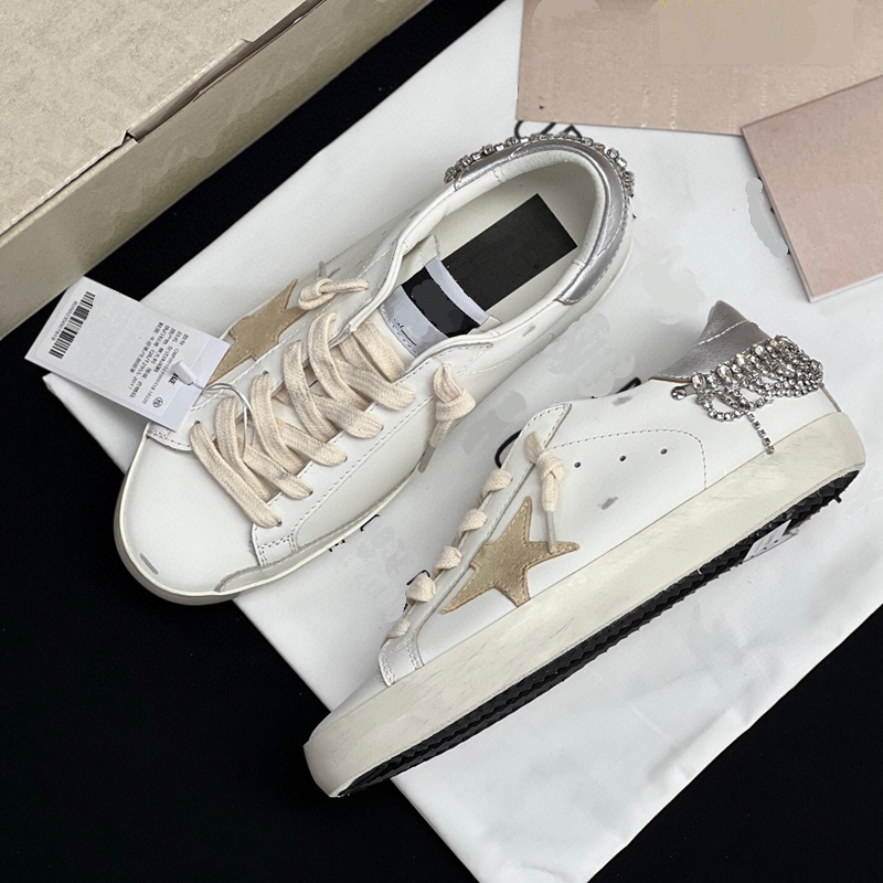 New Vintage-Style Color-Blocked Star Sneakers with Hidden Height Increase, Casual Distressed Shoes for Women, Silver Rhinestone Chain Flat Sneakers New Vintage-Style Color-Blocked Star Sneakers with Hidden Height Increase, Casual Distressed Shoes for Women, Silver Rhinestone Chain Flat Sneakers