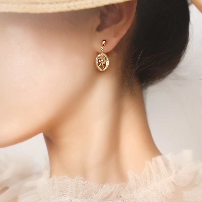 Natural Pearl No Earrings Woman Earrings Pendant style retro ear accessories No pain High level Sensation Mosquito Coil Ear Clip