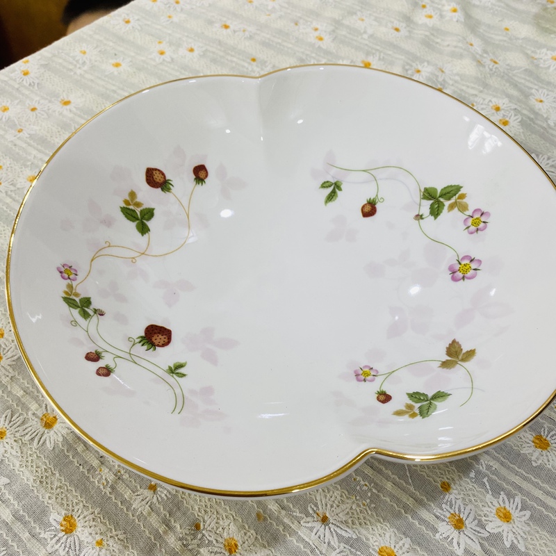 Authentic!! Various Imported Dinner Plates ~ Wedgwood, Royal Doulton Dinner Plates