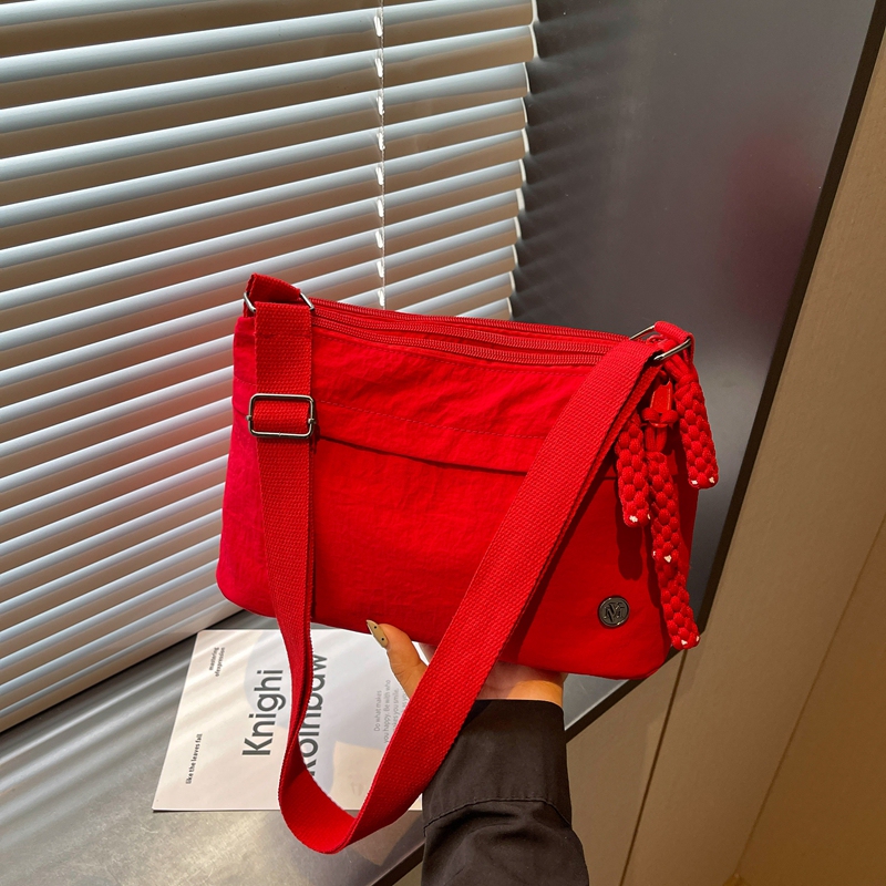 Red Fashionable Trendy Crossbody Women's Bag 2026 Summer New Style Simple Shoulder Bag Casual Small Cloth Bag Red Fashionable Trendy Crossbody Women's Bag 2026 Summer New Style Simple Shoulder Bag Casual Small Cloth Bag