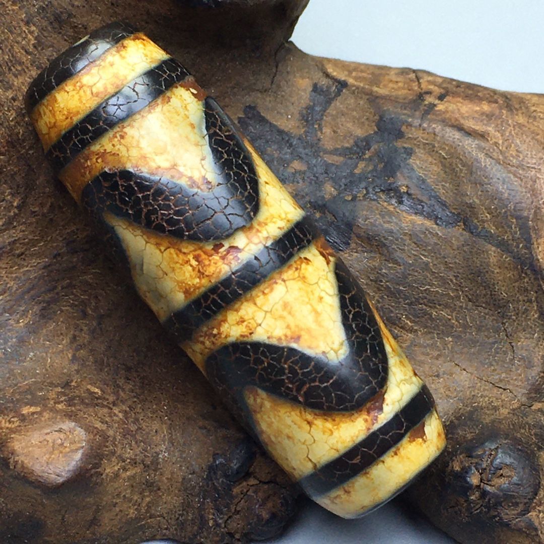 National Wind Tibetan Spread Double Tiger Tooth Weathering Old Sky Pearl Necklace Pendant Manau Jade Medullary Beads Necklace Pendant with Pendant Pendant