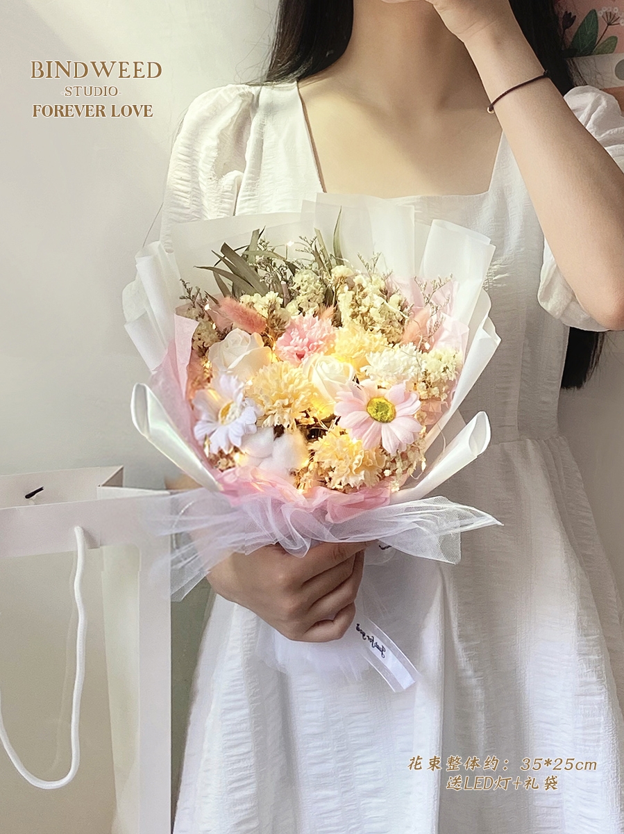 Dried flower bouquet full of baby's breath, carnations, eternal flowers, birthday gifts for girlfriends, boyfriends, women's women's day
