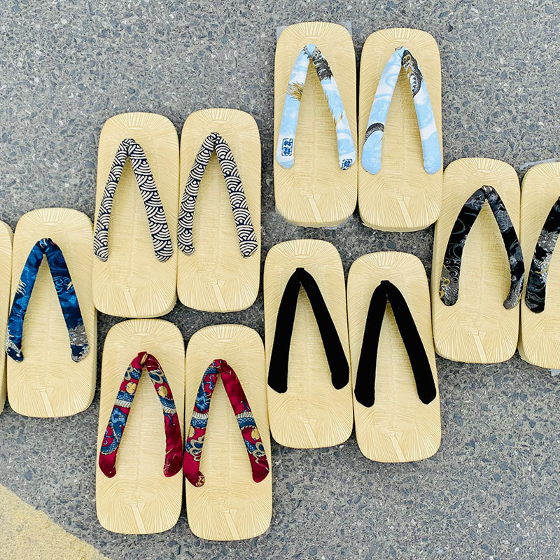 Men's Japanese-Style Wooden Clogs Cosplay Flip-Flops Couple Thick-Soled Snow Clogs