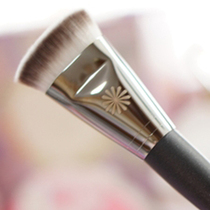 Picasso FB19 flat-head powder bottom brushed bottom makeup brush flat head paste-shaped dressing brush with a shaded brush makeup brush