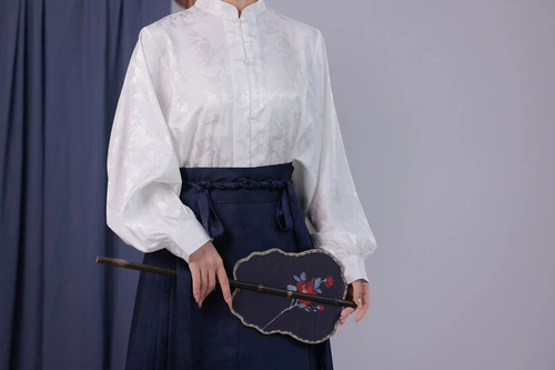 五五年 Оригинальный Hanfu (зеленый цветочный язык) Новый китайский стиль 2023 года с оболочкой для юбки на лошади.