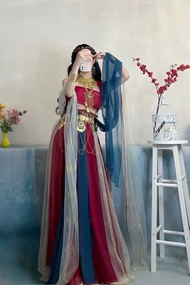 Пять -Five -Year Original Hanfu [Fantasy Month] Элементы HAN улучшили красный экзотический китайский стиль Dance Flying Dunhuang Sand