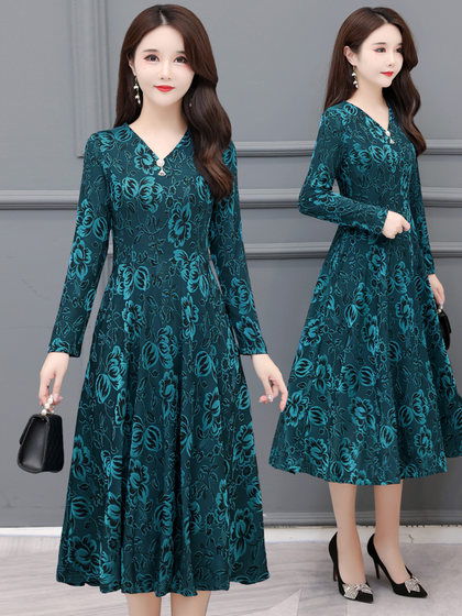 秋冬季网红提花长裙女妈妈装大码V领长袖连衣裙中年中长大摆裙