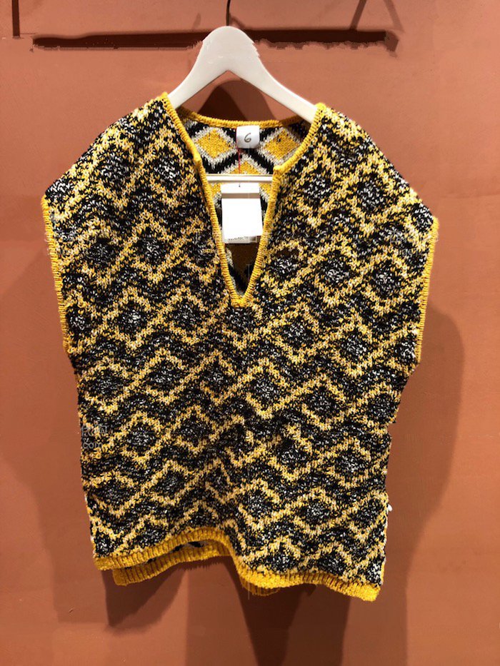 2021 autumn and winter New loose V-neck vest knit sweater women's retro vest casual short pullover top tide tide
