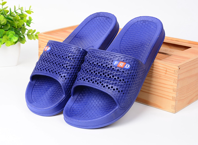 Dép thoáng khí nam mùa hè trong nhà và ngoài trời nhà mềm đáy phòng tắm chống trượt dép lacoste