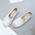 Xuân 2018 một đôi giày lười giày nữ sinh viên phiên bản Hàn Quốc của những đôi giày vải hoang dã Giày nữ nhỏ màu trắng giày đế bằng