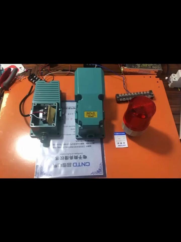 CNTD footswitch with cover CFS-302 1M Aluminum shell one open one close 15A TFS-302 LT4