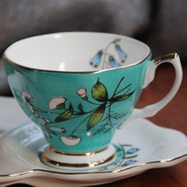 Flop Sina pistachios with a mete and a beautiful machine