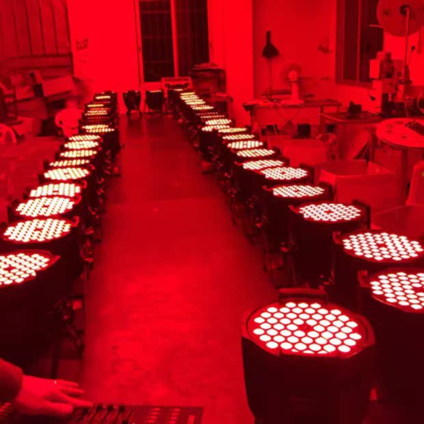 giá đèn nháy led Ánh sáng sân khấu LED54 3W đầy đủ màu sắc ba trong một đầy màu sắc ánh sáng hiệu suất đám cưới thanh ánh sáng thiết bị ánh sáng bề mặt đèn chớp sân khấu