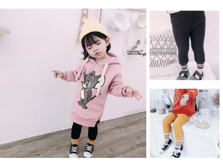 Quần bé gái cộng với váy nhung mùa thu đông quần áo bé mới dày áo len dài bé gái váy 1-3 tuổi 4 đồ len cho bé